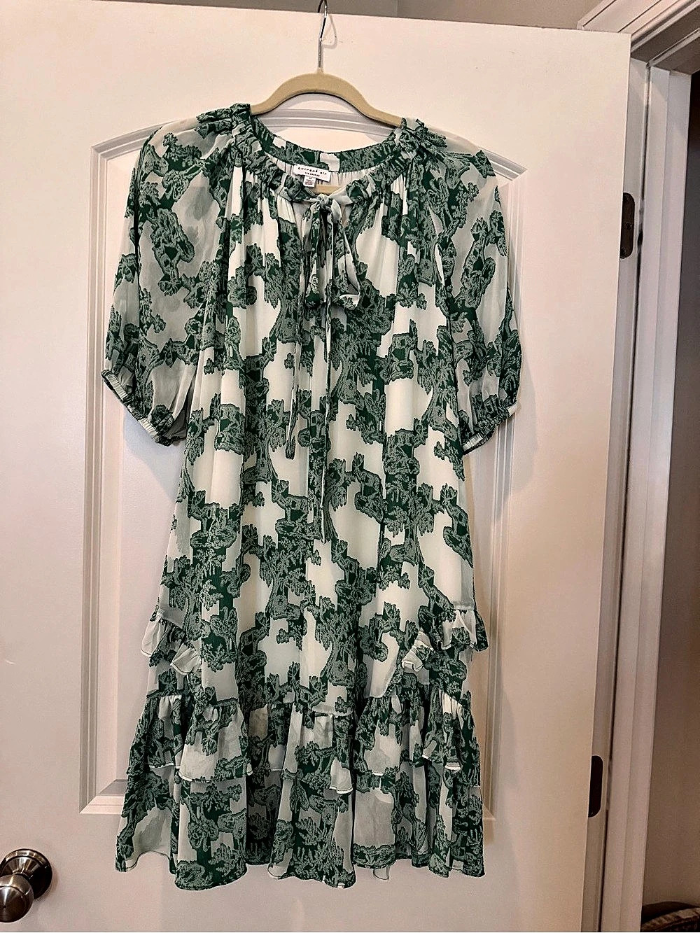 Current Air Los Angeles Green & Ivory Print Ruffle Dress – Size Medium – NWOT